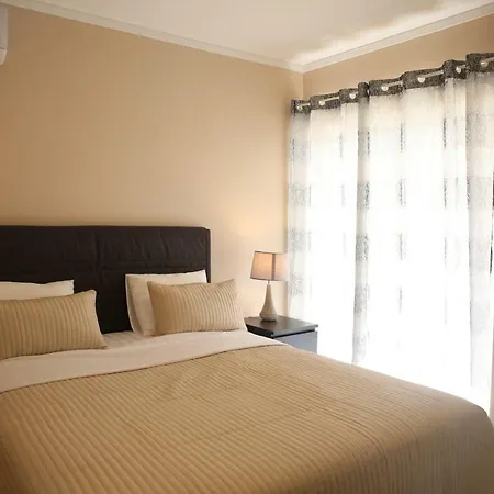 Apartment Beco Do Sol T2 *